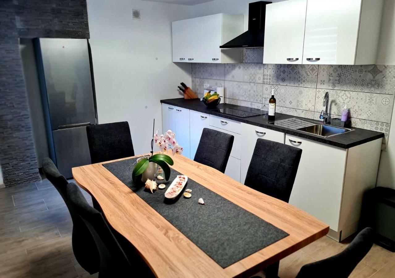 Apartment Freedom House *
